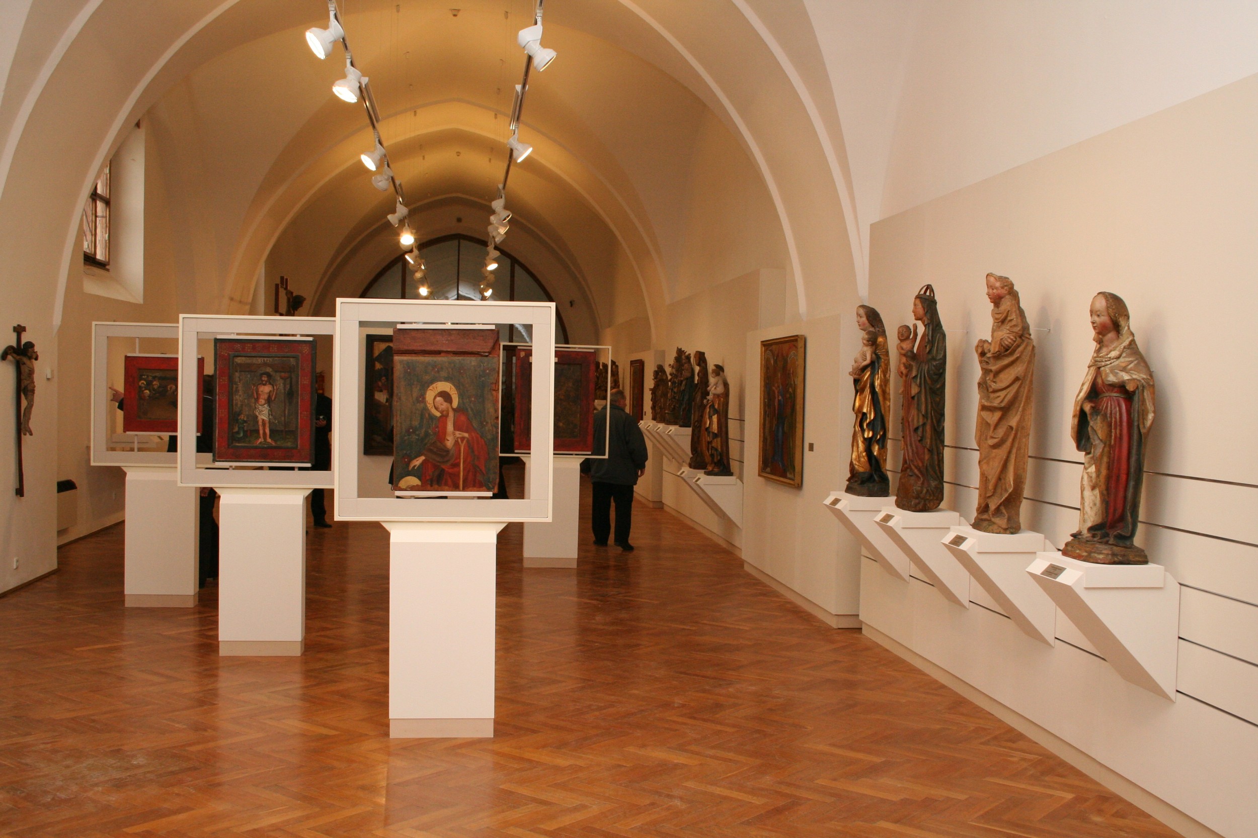 Expozice gotiky AJG v Hluboké nad Vltavou