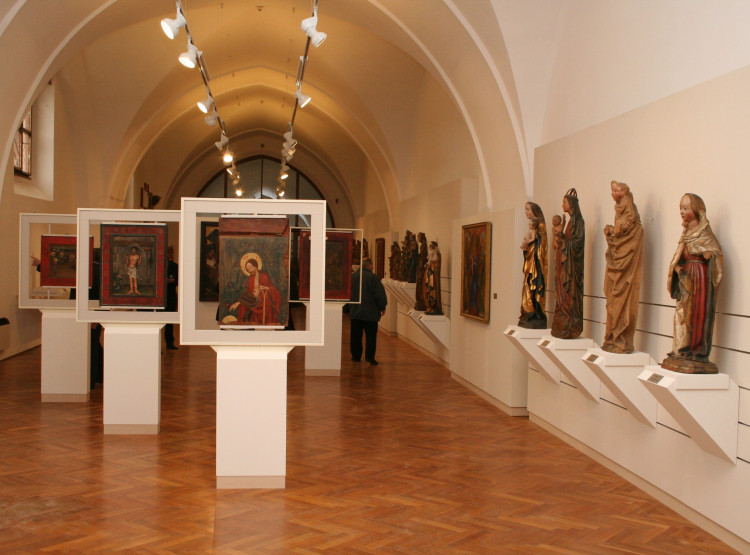 Expozice gotiky AJG v Hluboké nad Vltavou