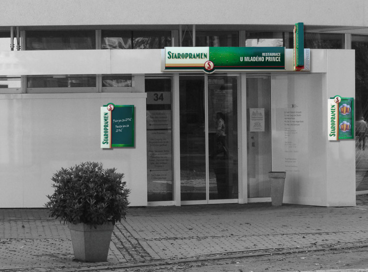 Venkovní označení restaurací Staropramen 2006–2009